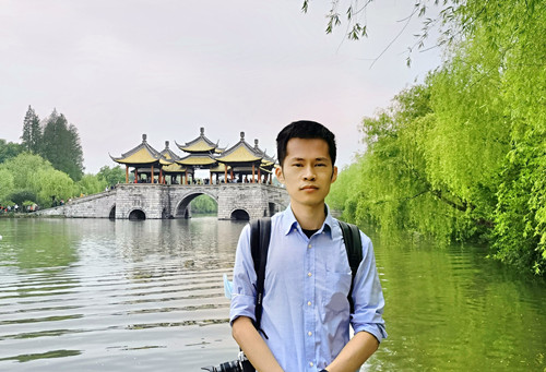 李晓龙海报照片_副本_副本.jpg